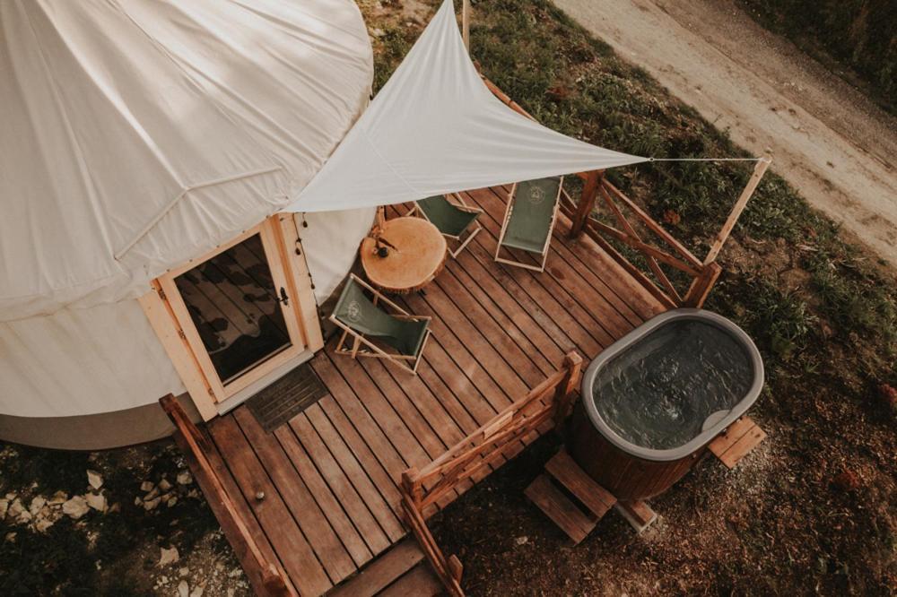 Jurty Z Widokiem, Prywatna Balia- Dzikolas Glamping Krasnobrod Luaran gambar
