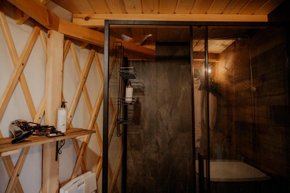 Jurty Z Widokiem, Prywatna Balia- Dzikolas Glamping Krasnobrod Luaran gambar