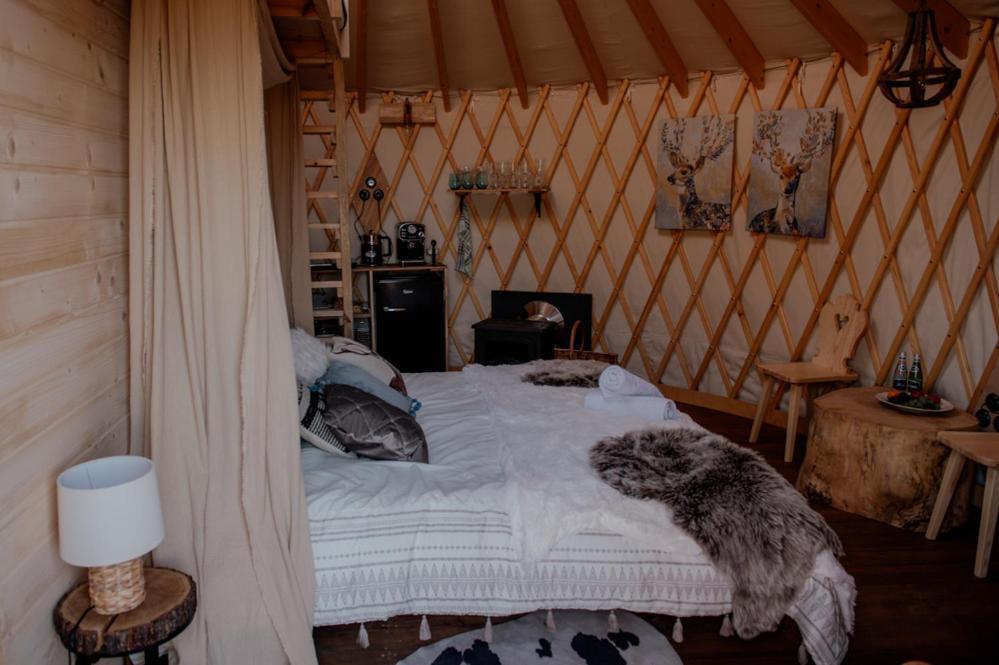 Jurty Z Widokiem, Prywatna Balia- Dzikolas Glamping Krasnobrod Luaran gambar
